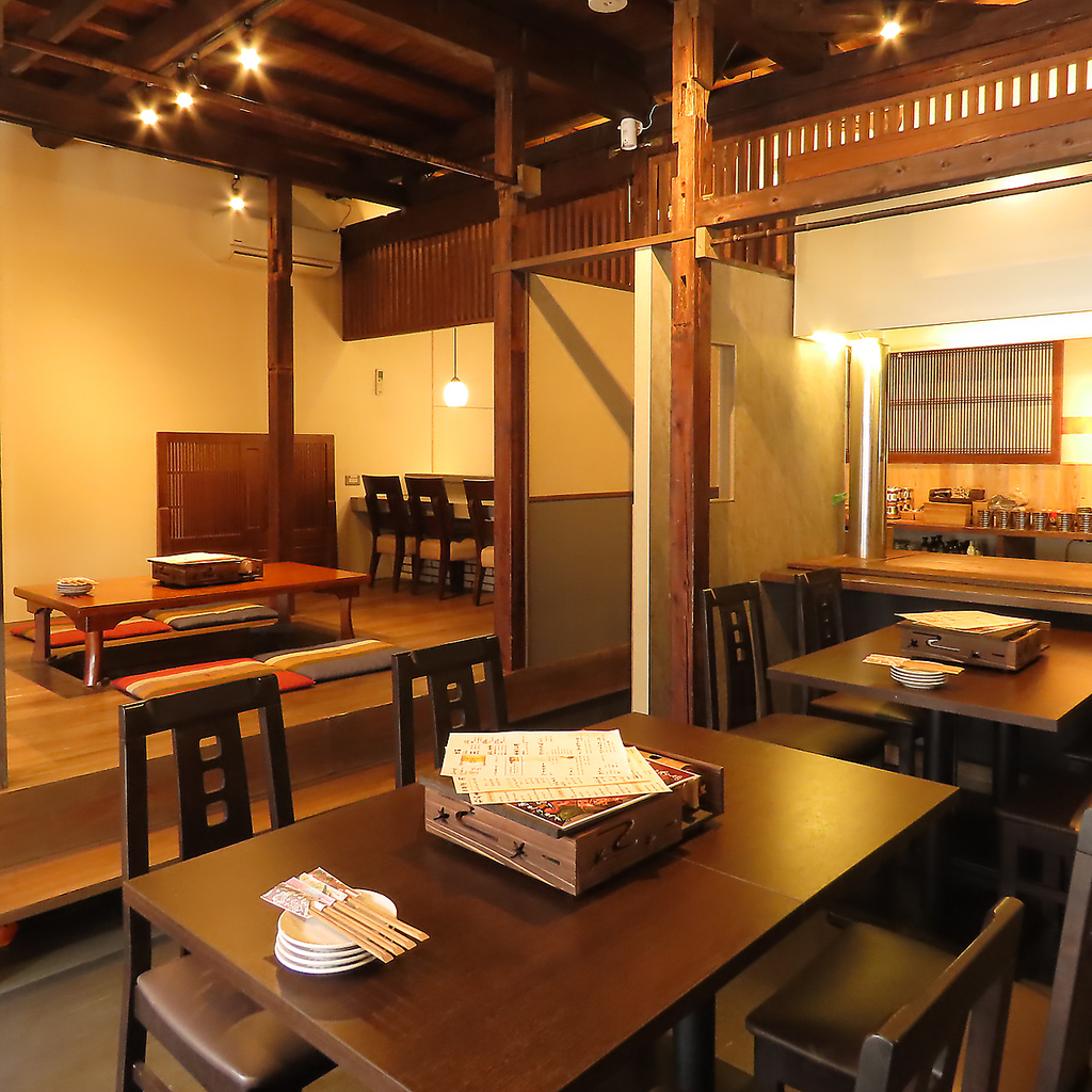 落ち着いた店内はカフェ利用も可能♪