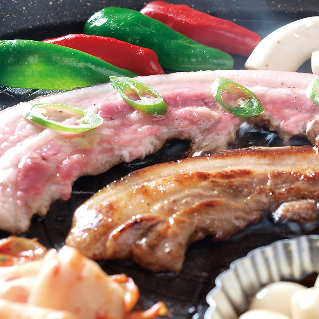 【水晶サムギョプサル】！水晶板で焼けば、遠赤外線効果で鉄板よりも美味しく仕上がります♪