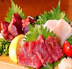 【極上馬刺し】九州料理を堪能するには欠かせない一品♪焼酎に合わせてどうぞ…☆