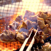 名物！親鶏もも炭火焼き☆秘伝の塩と炭火で焼き上げた当店自慢のイチオシ料理。