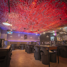 大人数での宴会利用にも対応しています。貸切はできませんが、深夜の大人数のご利用についてはお問い合わせいただければ、柔軟にご対応します◎