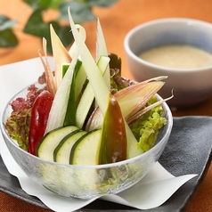 《季節の野菜》採れたてスティック野菜 鰹のバーニャソース