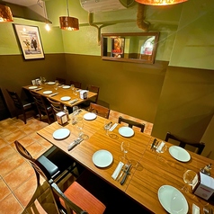 【個室】8~12名個室はプライベート感たっぷり。