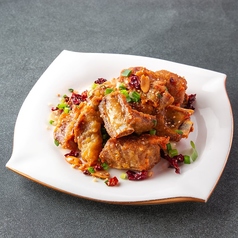 にんにく香る豚スペアリブ揚げ