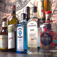 お酒の種類も豊富に取り揃えてます♪