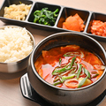 料理メニュー写真&nbsp;豚肉 スンドゥブチゲ 定食［ライス ＋ 単品 ＋ おかず4種］