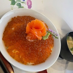 イクラ丼
