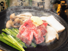 21.牛ハラミの陶板焼き