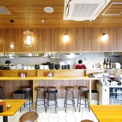 【もつ鍋×食べ飲み放題】八郎酒場 新百合ヶ丘店の雰囲気3