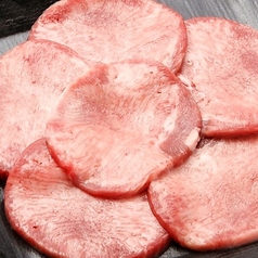 【極上の歯ごたえ】噛むほどに広がる旨味の虜◎厳選された上タン塩で乾杯！の写真