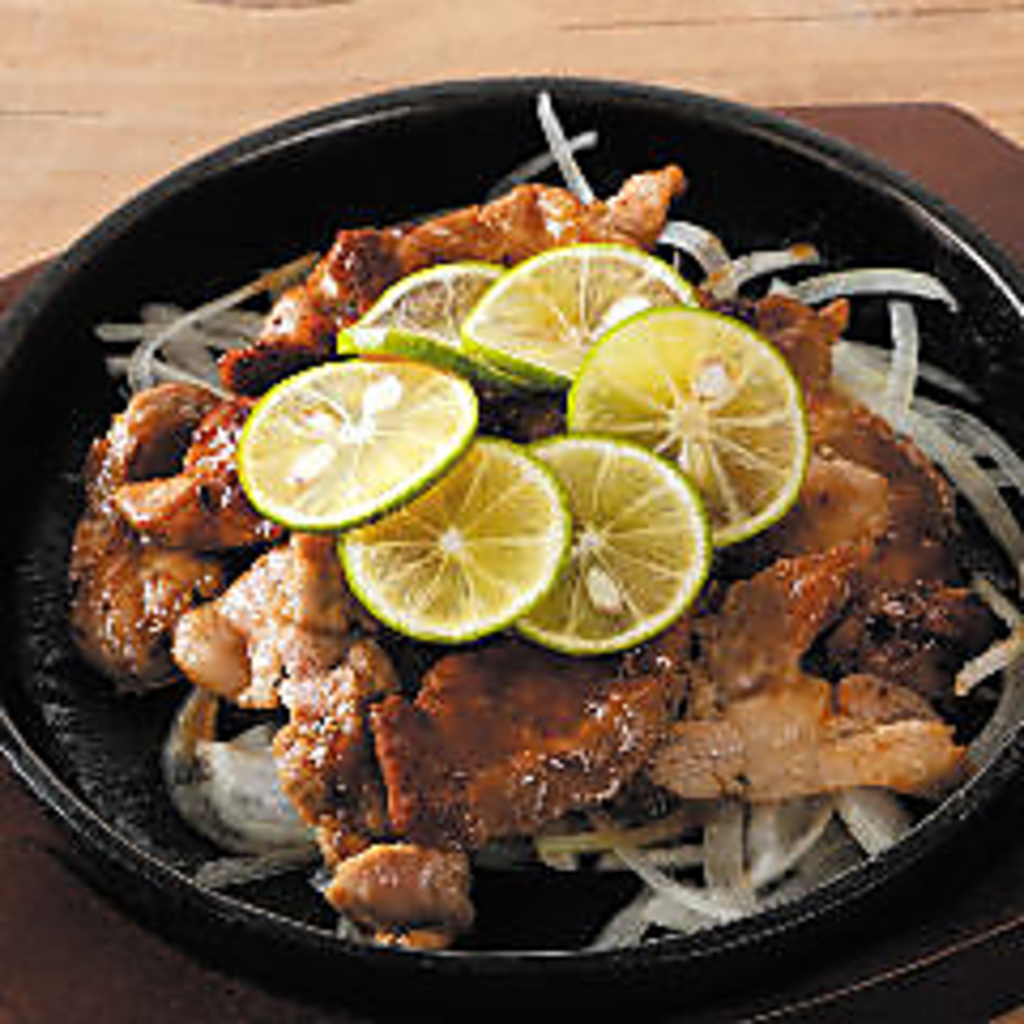 【オリーブ豚】オリーブ豚の鉄板焼き　口の中で甘く溶け、あっさりとした味わい★