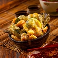 料理メニュー写真 『季節と旬野菜の天ぷら　盛り合わせ』　