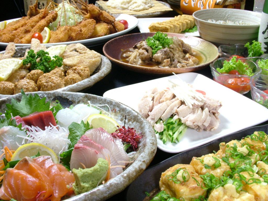 “乾杯コース”3500円。和楽自慢の料理が11品も楽しめちゃいます！