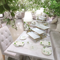 お花の香りに包まれる店内