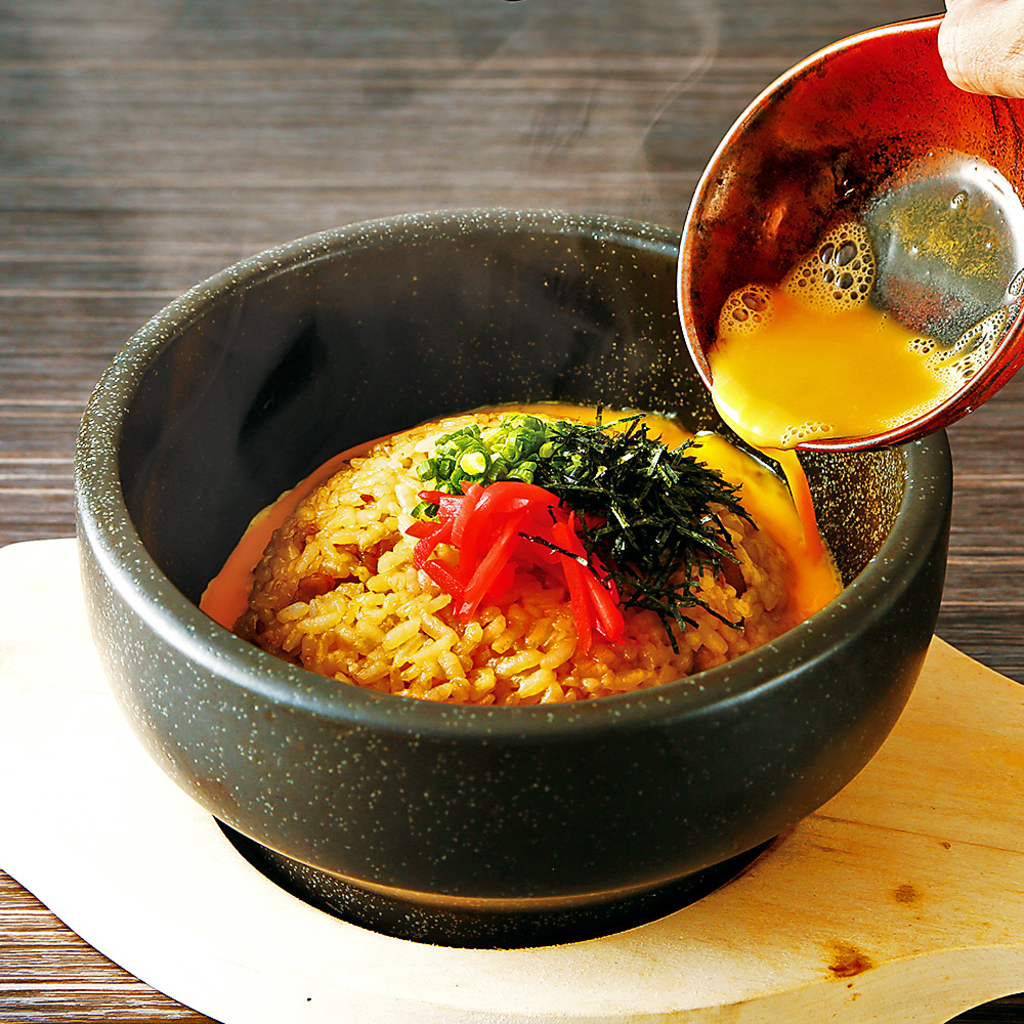 九州名物「熱々石焼の鶏めし」