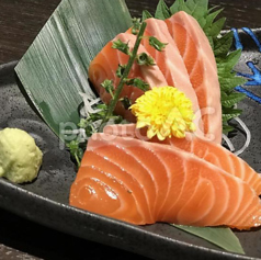 サーモン刺し
