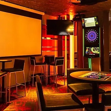 B GARAGE ビーガレージ 横浜関内店の雰囲気1