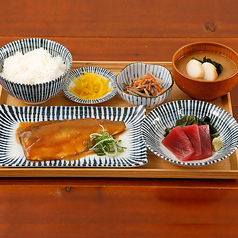 さば味噌煮白身フライ定食/さば味噌煮まぐろ刺身定食