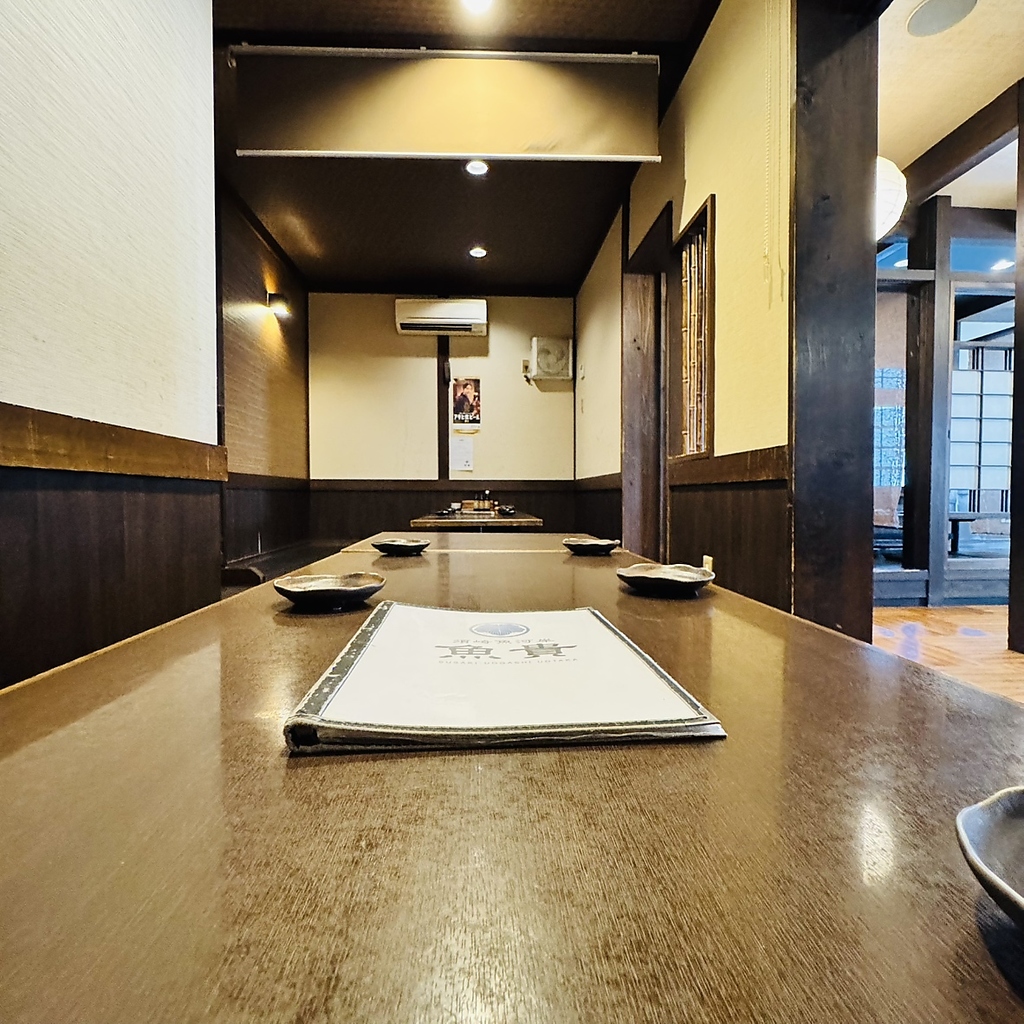 プライベート感のあるまったり寛げる掘りごたつ席をご用意。デートや飲み会などで是非ご利用下さい。