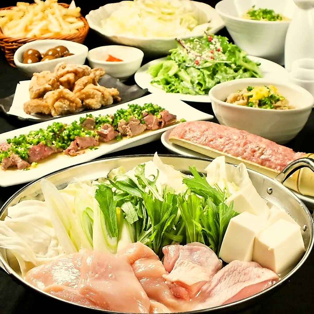 大山どりのガラを8時間じっくり煮込んだ濃厚スープはコクがあるのに、しつこくない絶妙な味わい◎