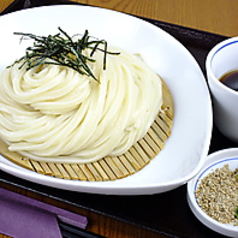 もっちり、ツヤツヤ♪こだわりの“花は咲くの自家製麺”