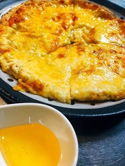 4種のチーズピザ〜はちみつ添え〜の写真