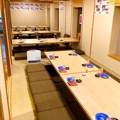 大人数でもご利用可能な広々掘りごたつ席。