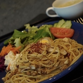 毎日通っても新しい感動がある「日替わりランチ」や、シェフ特製の「週替わりパスタプレート」など、お昼の時間を特別にするメニューが勢揃い◎