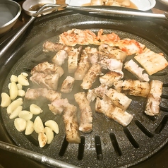 韓国料理に欠かせない！！生サムギョプサルセットの写真
