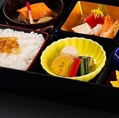 松花堂弁当 (すき焼きなし)