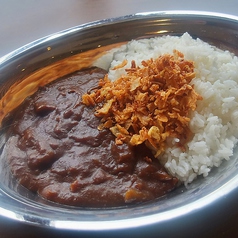 メインカレーやスペシャルカレーが楽しめる！