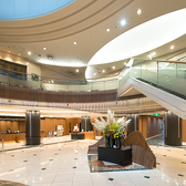 お車でお越しのお客様に便利な駐車場を併設。遠方からのご来店やビジネス利用にもスムーズです。