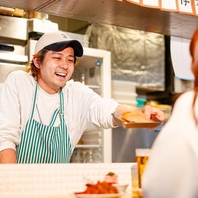 出来立てアツアツをカウンターから直接お届け！