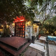 都会のオアシス、隠れ家レストラン！