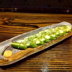 きゅうり一本漬け大葉のせ