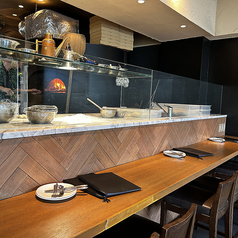 薪窯を目の前に迫力あるLIVE感をお楽しみいただけます。