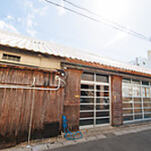 【アクセス・駐車場】当店は石垣空港からお車で約30分、観光名所のユーグレナモールからも徒歩圏内の便利な立地にございます。専用の駐車場はご用意しておりませんので、お車でお越しの際は近隣の有料パーキング等をご利用くださいますよう、ご協力のほどよろしくお願いいたします。