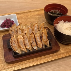 お昼にピッタリのランチを提供中！