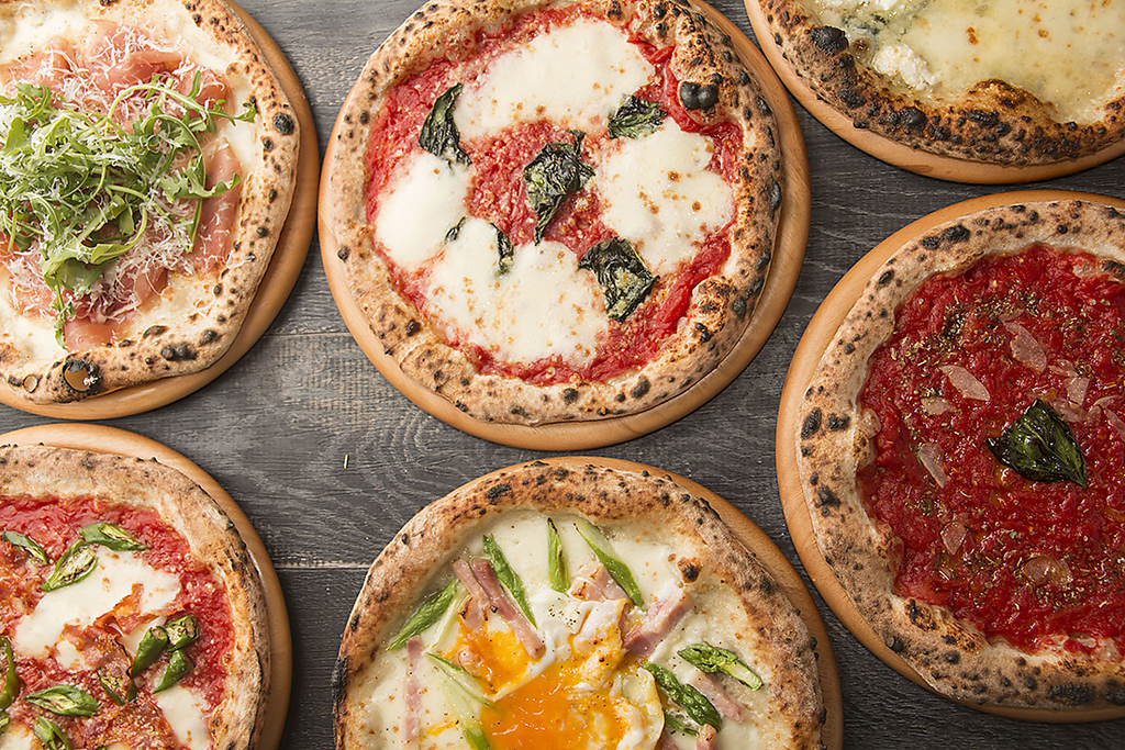 PIZZAスタート致しました。　粉からこねた生地で本場さながらの味を！