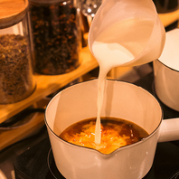 本格英国式スタイルで仕上げた特別なミルクティーです。