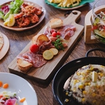 豊富な料理を取り揃えており、旬の食材を生かした品々が並んでいます！みんなで盛り上がりましょう♪