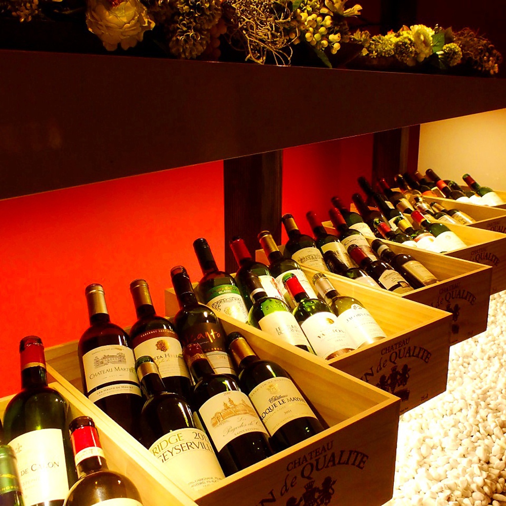 自慢の創作料理によく合う、こだわりの日本酒やワインが豊富！