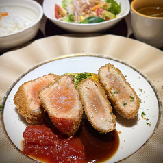 サーモンレアカツ&メンチカツランチ