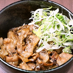  炭火豚丼