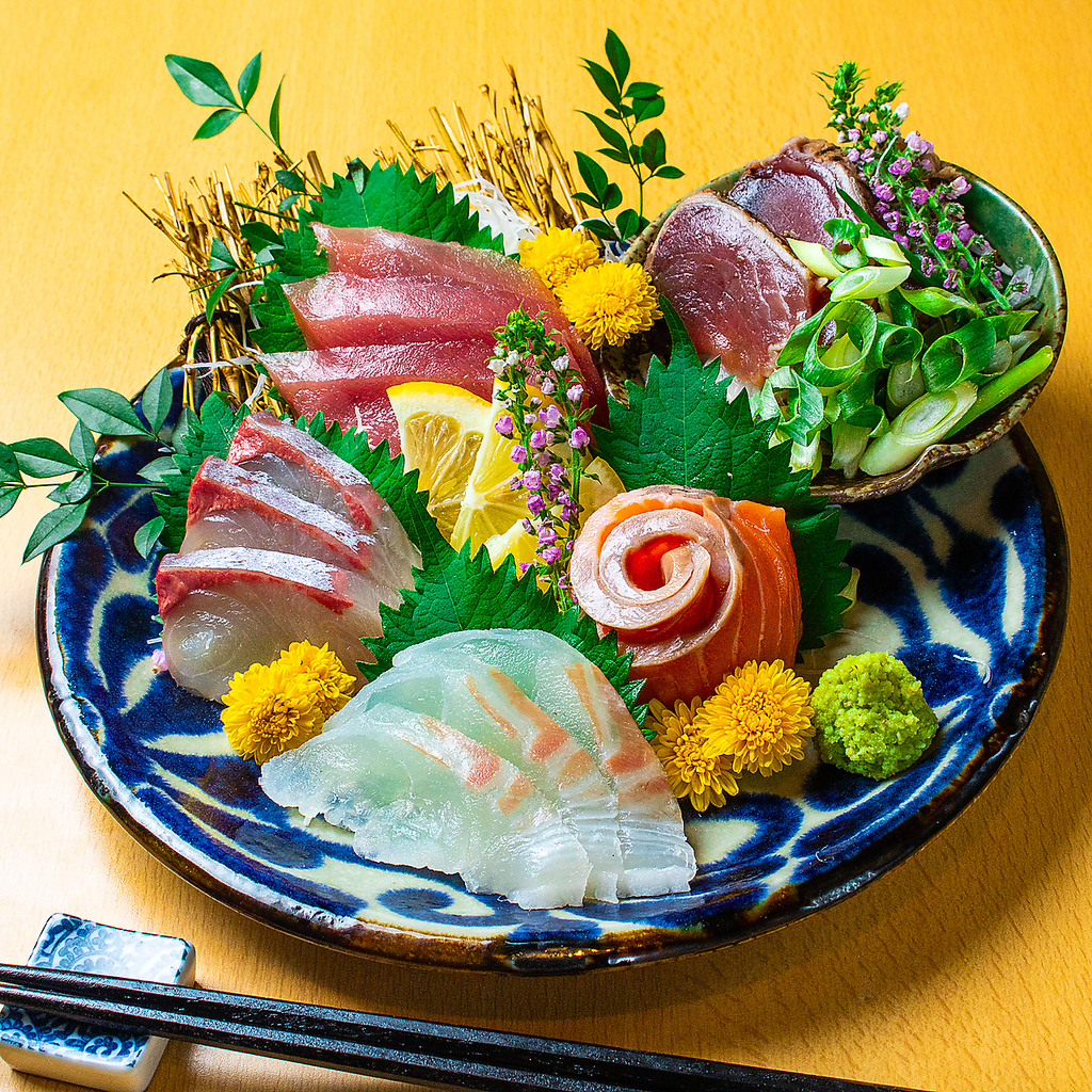 京都の錦市場から直送の新鮮お造りです。その日のオススメをどうぞ♪