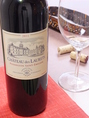 ≪シャトー・デ・ロレ≫ミディアム～フルボディの辛口ワイン。柔らかくコクがあり、ジューシーで力強い果実味が味わえます。