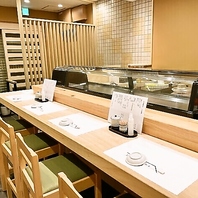 握りたての江戸前寿司をカウンター席でご堪能ください。