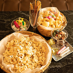 ドリンクと相性抜群♪リーズナブルなスナックメニュー