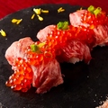 料理メニュー写真 話題の肉寿司がついに登場！