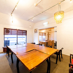 13名以上は貸切にいたします。他のお客様を気にせずゆっくりとお楽しみください！プロジェクター、マイクを完備していますので、映像を見ながらの貸切宴会でのご利用も大歓迎です！